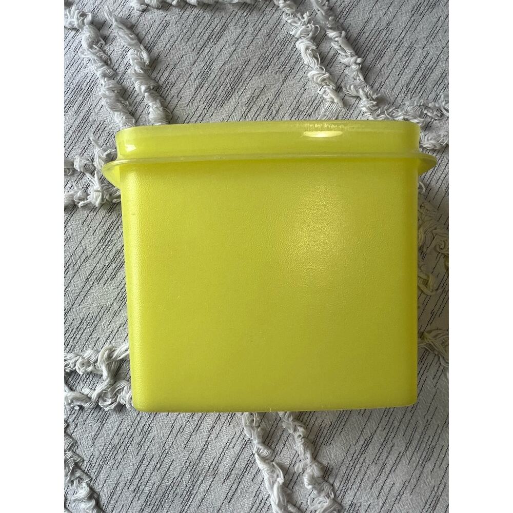 Vintage Lemon Yellow Tupperware Rectangular Container #1243-3 With Lid #1244-6 - Picture 10 of 14